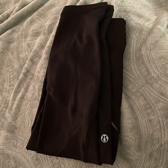 lululemon athletica Pants - Lululemon leggings Size Small 6 $25 👀(reduced small hole) 👈black